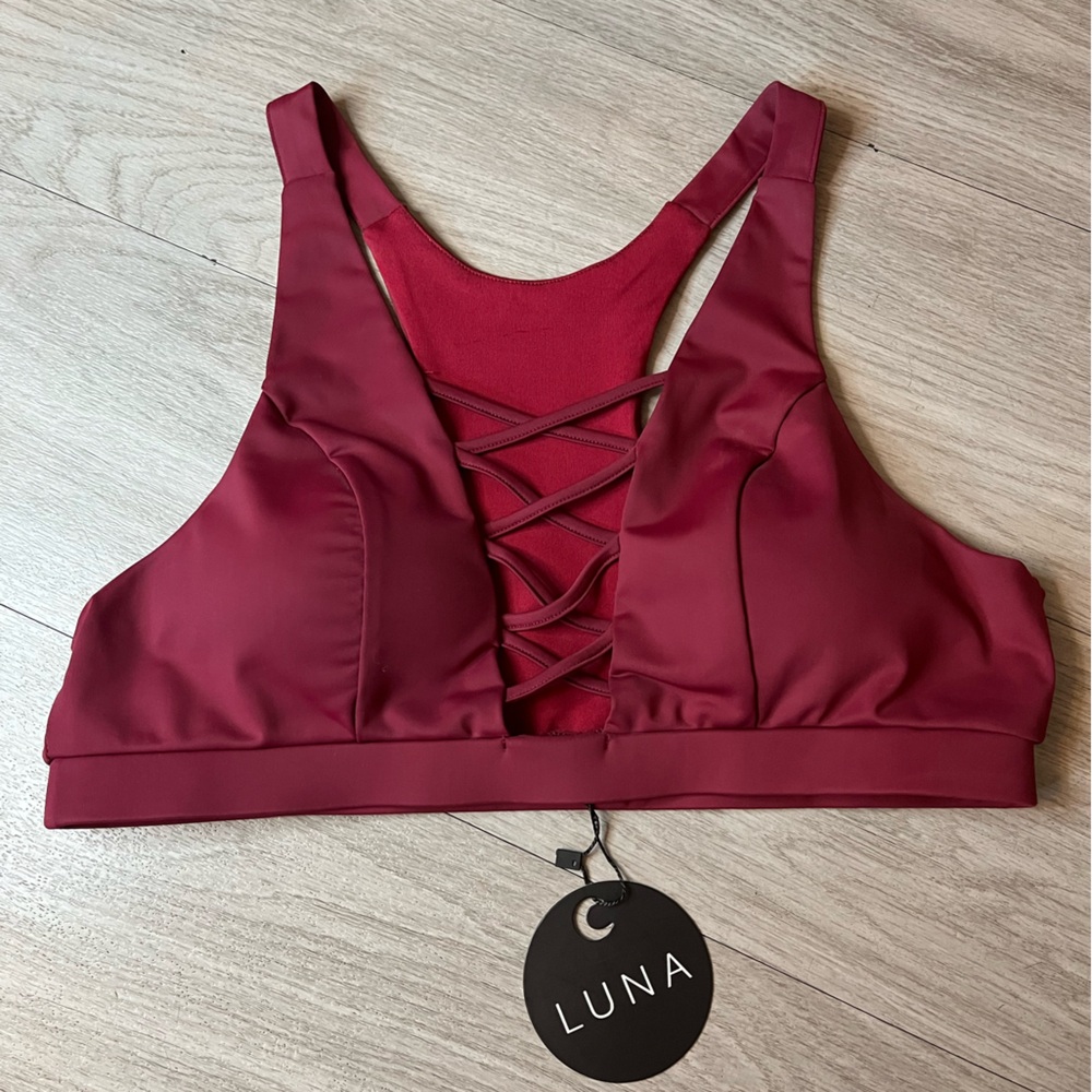 LUNALAE ALEXI TOP - CRISS CROSS HIGH NECK RACERBACK TOP WINE